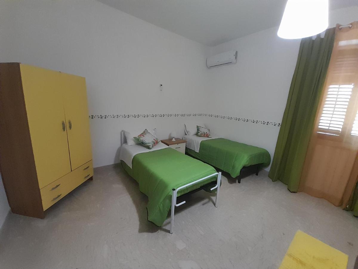 Casa Vacanze Ciccine คาปาชิ ภายนอก รูปภาพ